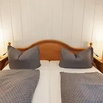 Steiner 3* Übersee